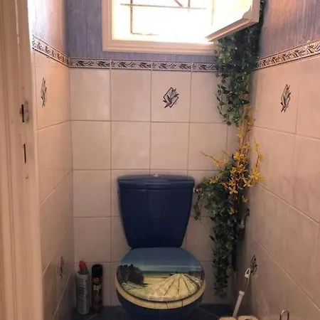 La Chaumiere